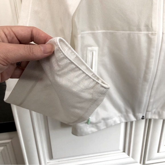 EUC Ivivva girl’s hooded rain jacket - Picture 6 of 14